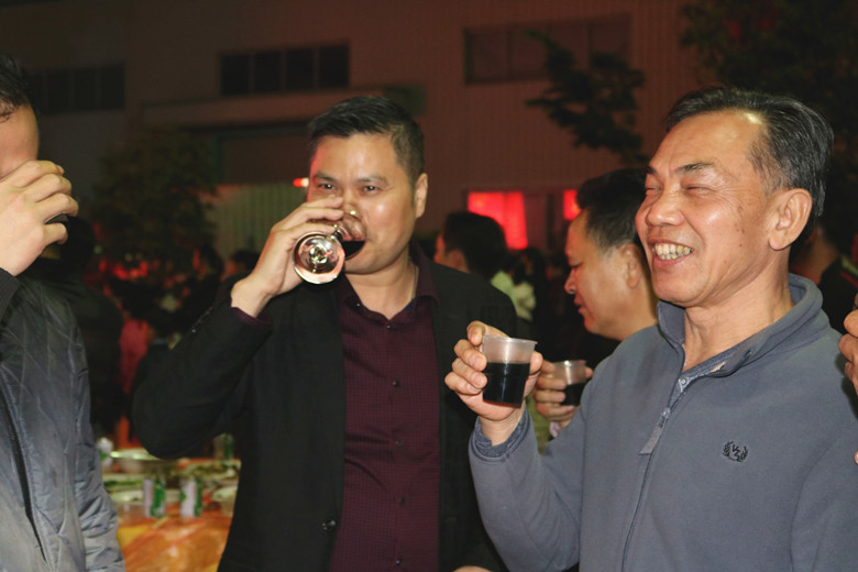 一场别开生面的年会活动在宇峰公司举行