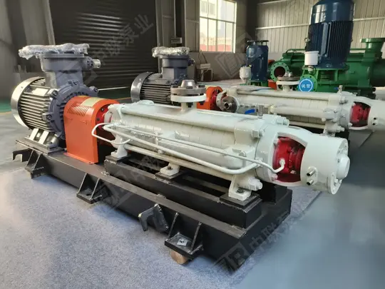 Corrosion-resistant self-balancing multistage pump type DFP