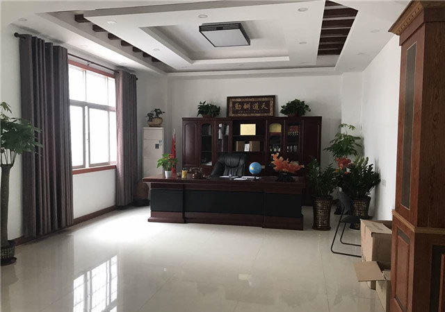 廣州恒芳生物科技有限公司，是一家集配方開發(fā)、加工生產(chǎn)和服務(wù)為一體的全球化妝品OEM/ODM服務(wù)企業(yè)。