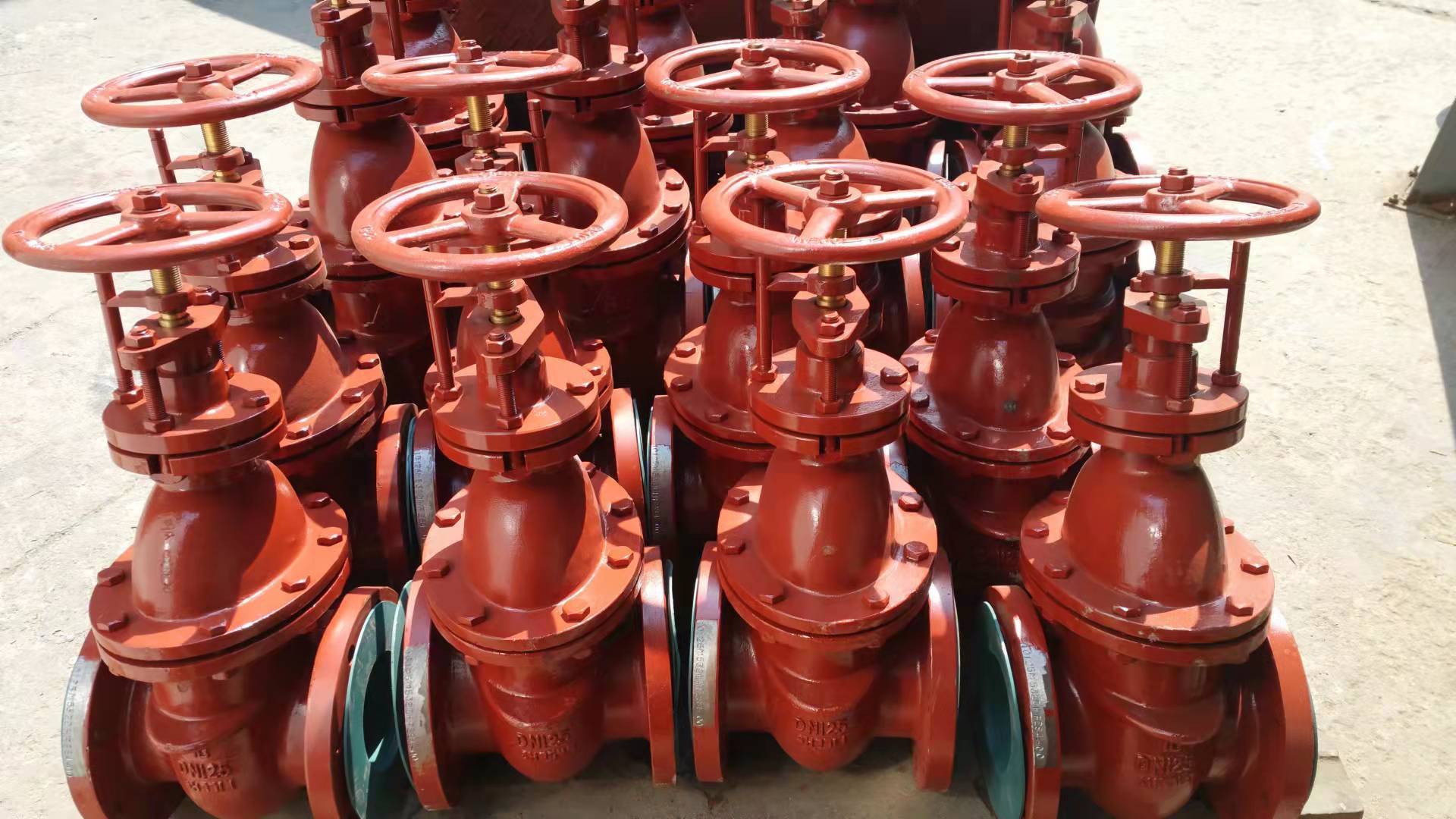 What are the different types of gate valves?
