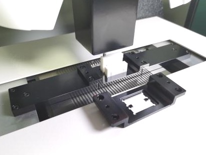 Gauge block comparator measurement
