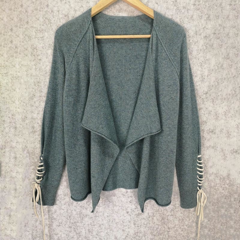 07GILL1UMT WOMEN’S KNITTED CARDIGAN LAPEL LONG SLEEVE WITH STRINGS MOQ 200PCS/COLOR
