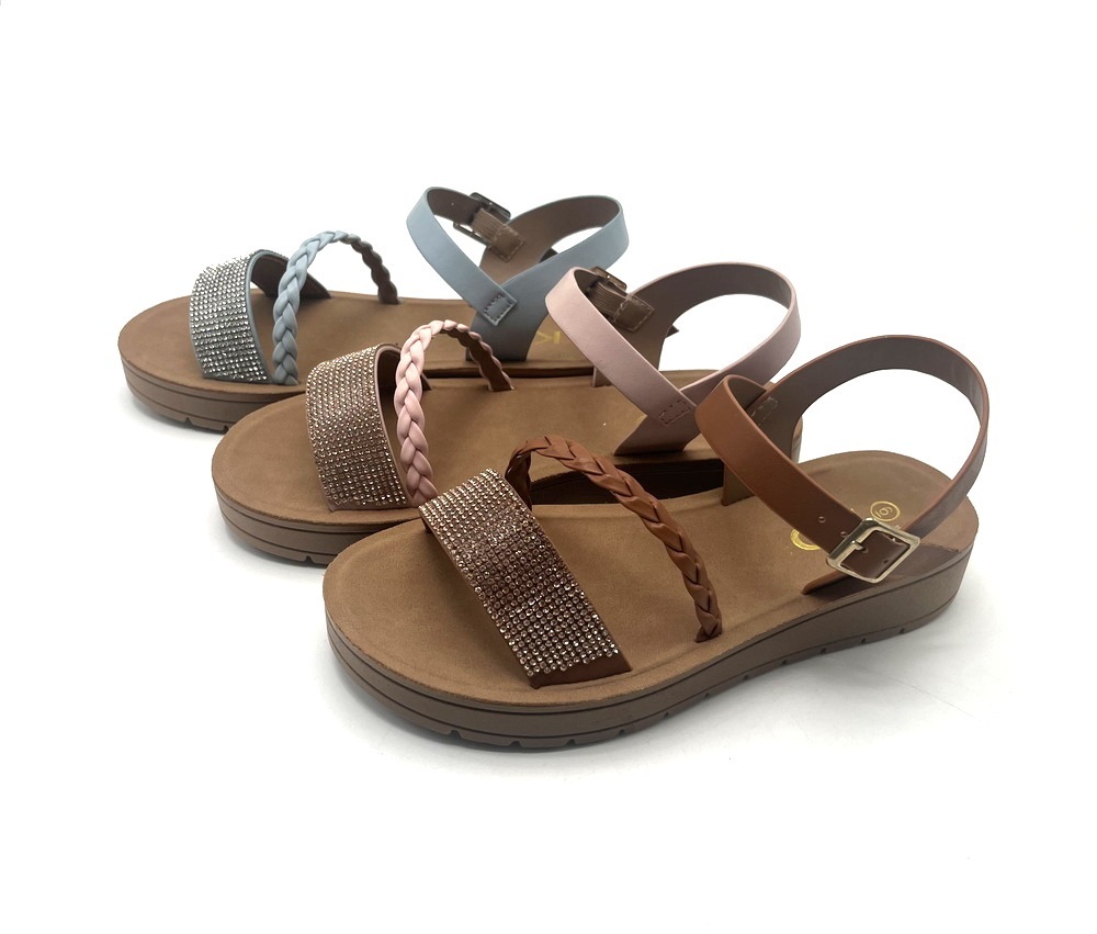Nice Diamond Decoration Design OEM Custom logo PVC Injection Anti slip Sole Shoes Flat Ladies Sandal Summer Women slippers