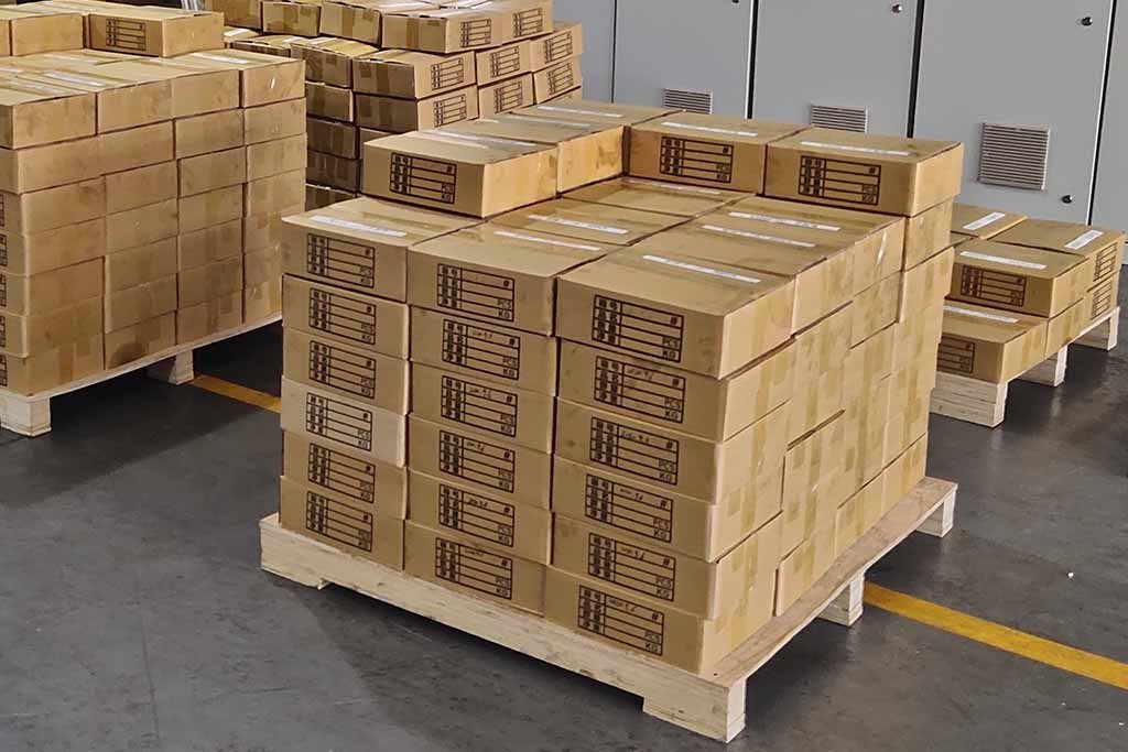 Carton Packaging with Wooden Pallet Base