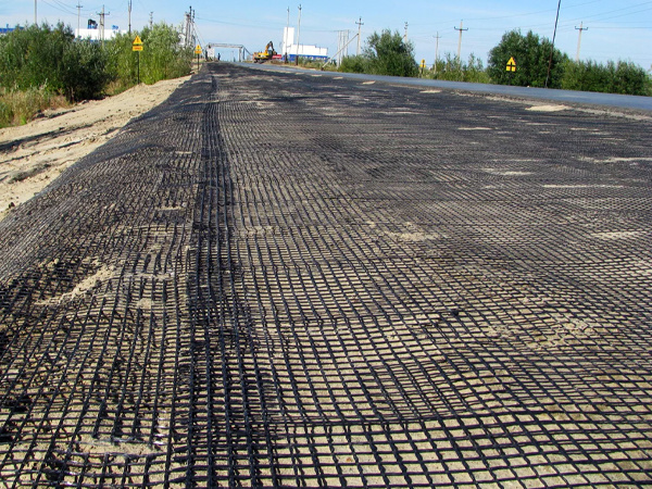 Is the geogrid paved vertically or horizontally