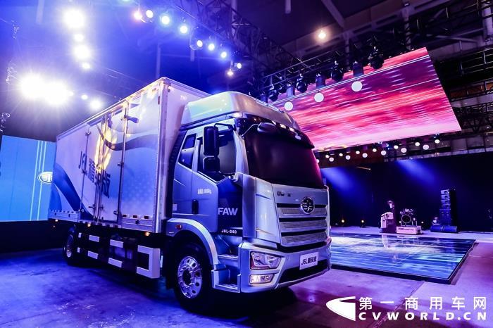 Futian leads heavy truck sales with a 112% year-on-year increase, while Dayun medium trucks see a 58% rise: August 2020 analysis of the medium and heavy truck market