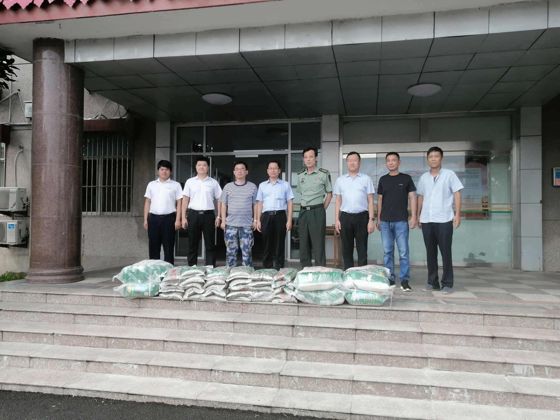 “八一”建军节将至，梦牌为子弟兵送清凉!