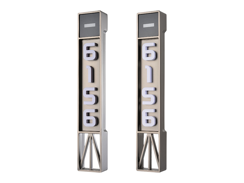 832