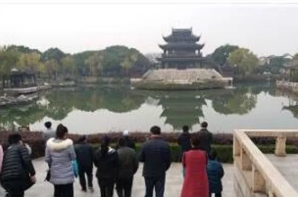 旅游团建