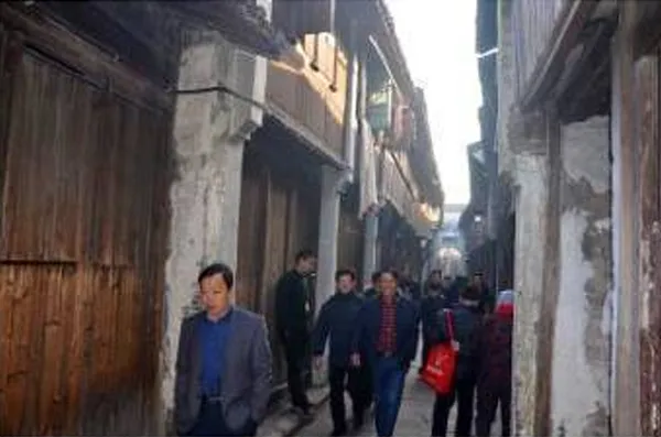 旅游团建