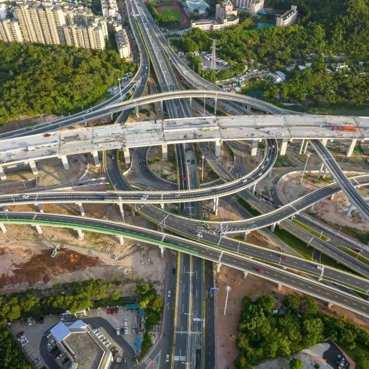深圳至岑溪高速公路江門(mén)龍灣至共和段改擴(kuò)建工程