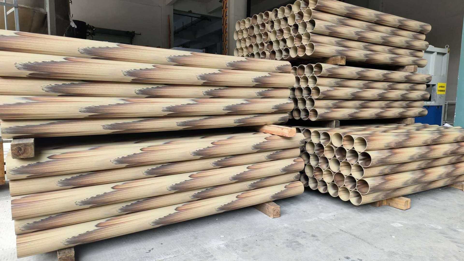 PVC wooden pattern sheet pile Vinyl sheet pile PVC sheet piling Vinyl sheet piling PVC sheet pile from Chinese factory 