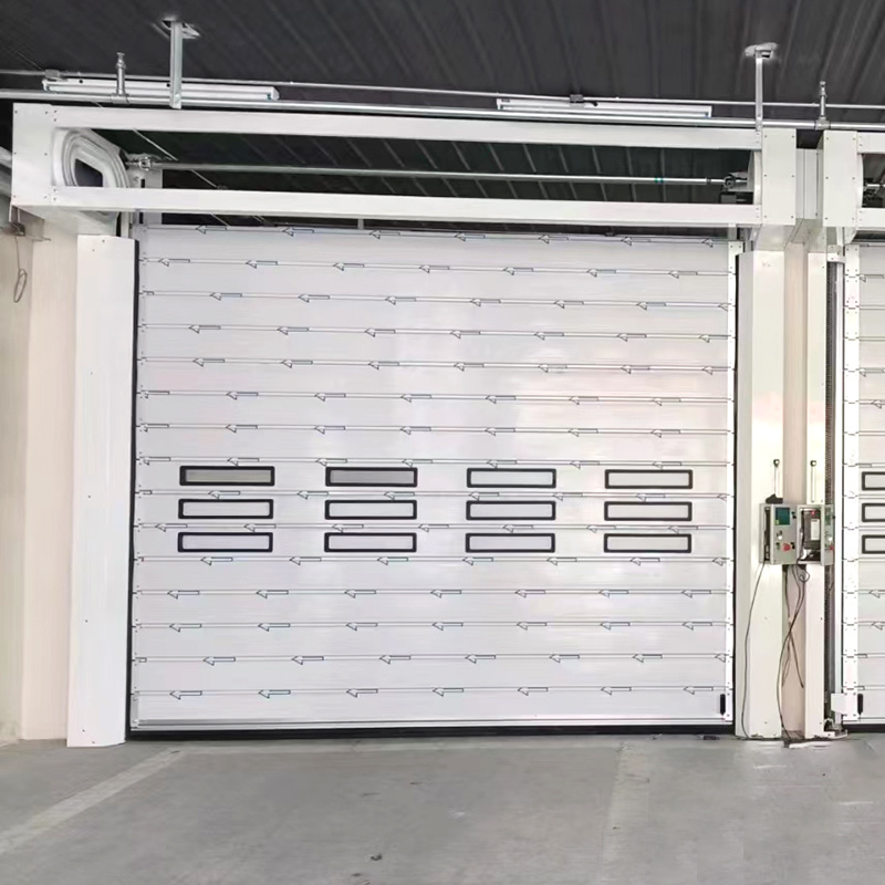 Rigid high-speed roll-up door