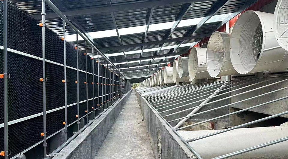 Using the water curtain and use a high-pressure vacuum cleaner