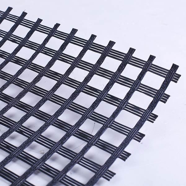 Polyester warp knitted polyester geogrid