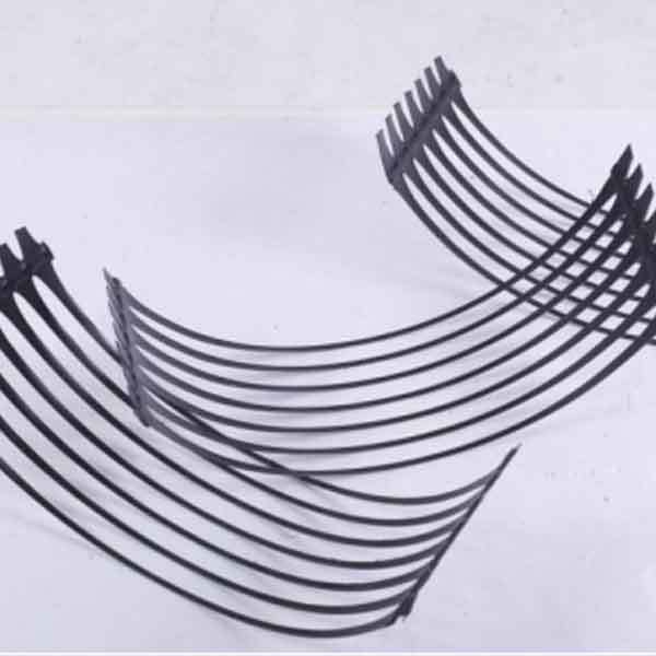 One-way plastic geogrid