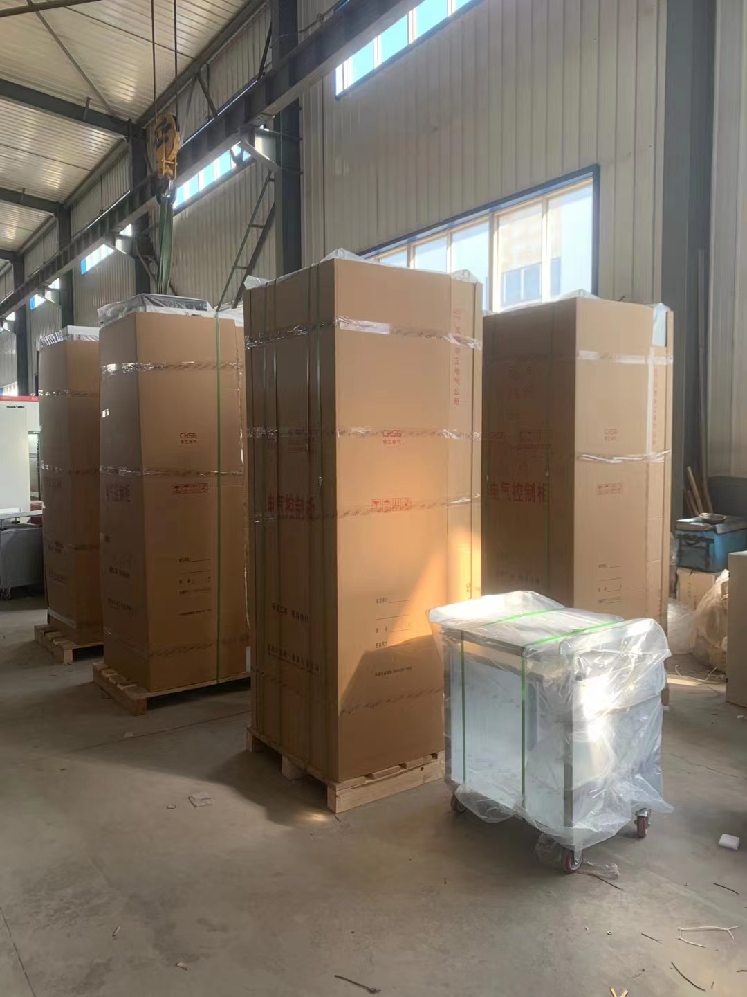 沈陽申工電氣高壓消防泵巡檢成套設(shè)備車間發(fā)貨實(shí)拍