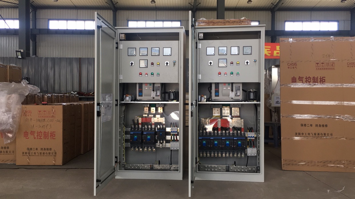 電源配電柜(船用型)1000A~2000A內(nèi)部