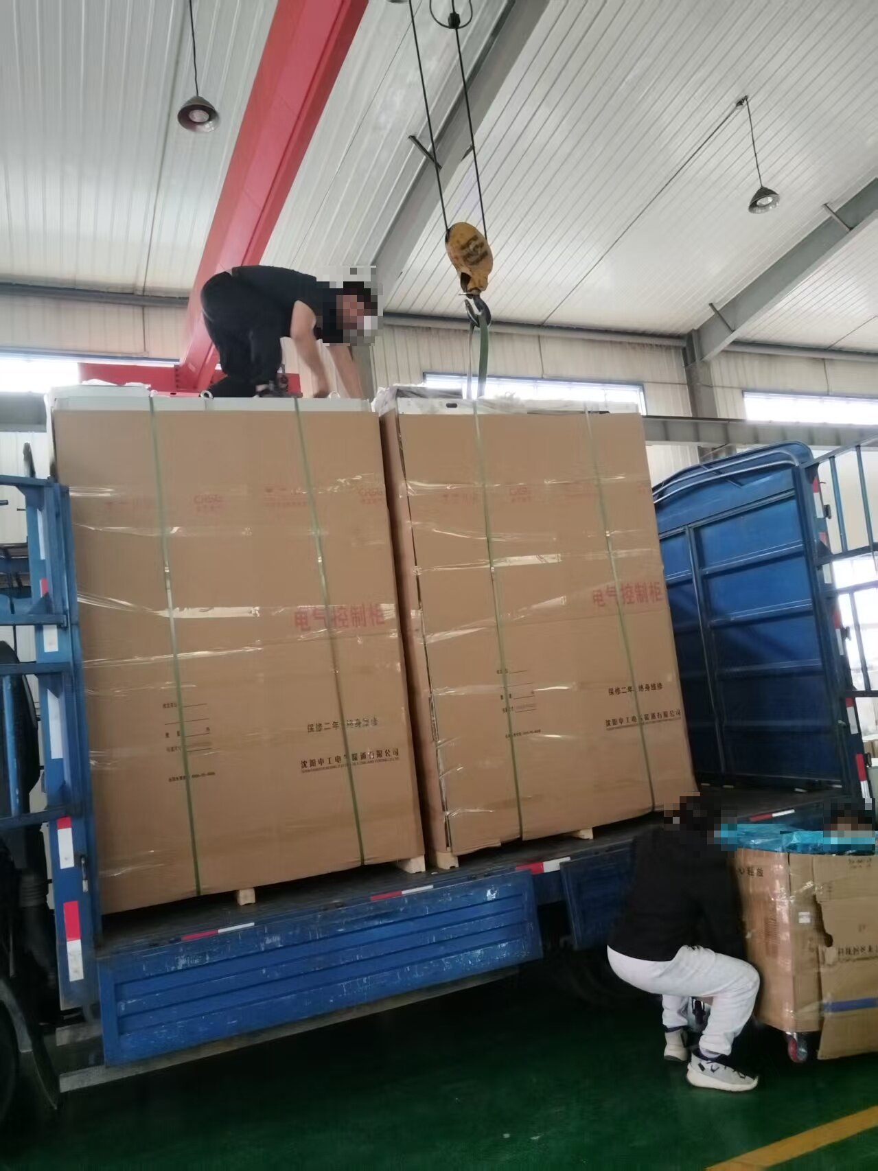 申工高壓消防控制柜（機械應急）防爆操作柱車間發(fā)貨