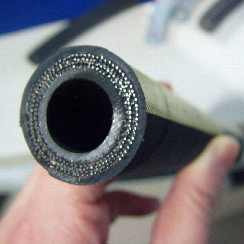 High-pressure hose entanglement