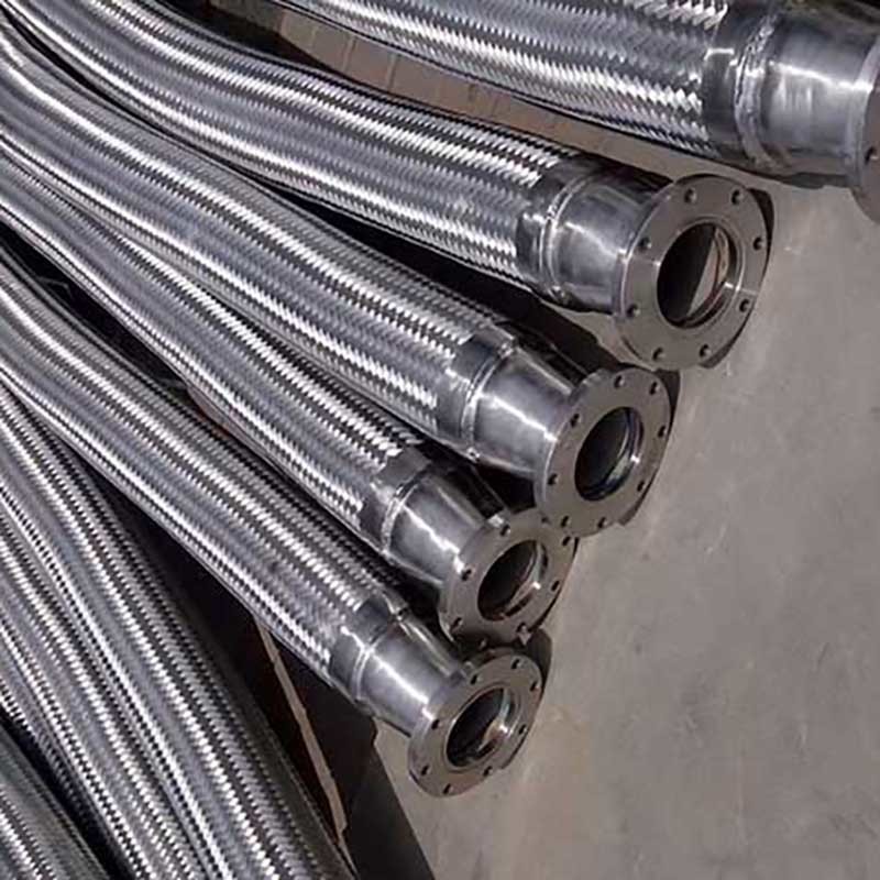 Variable diameter connector metal hose