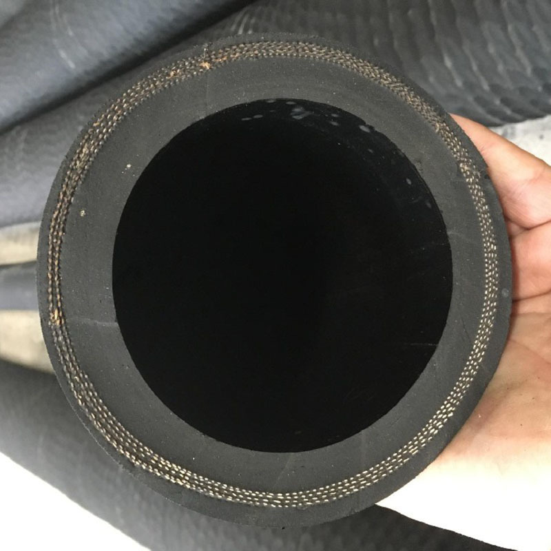 Wear-resistant rubber hose