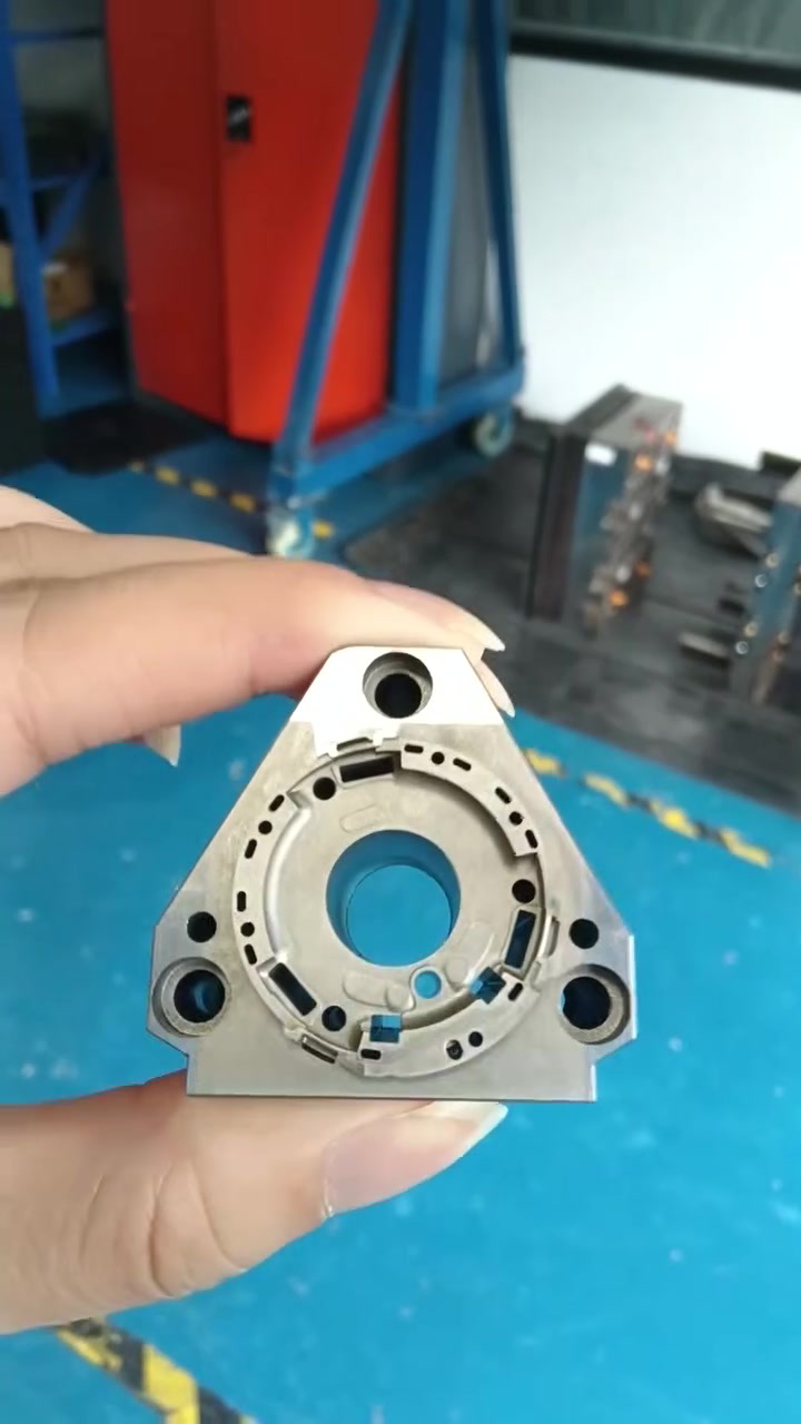 19a070aa7d33ab4f2d681f81905dcf56.mov