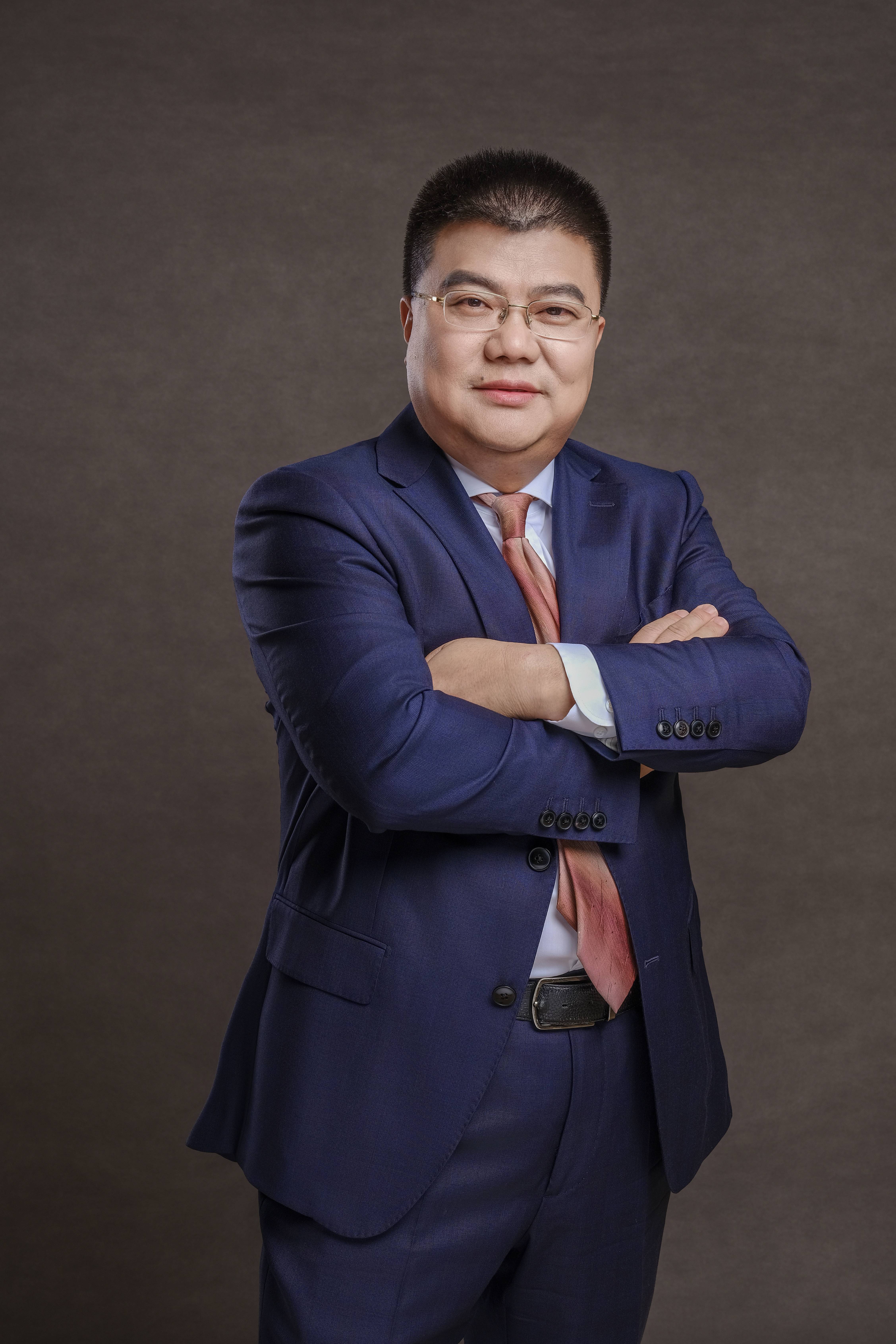 副总裁兼财务总监 周克金先生 副总裁兼财务总监 周克金先生