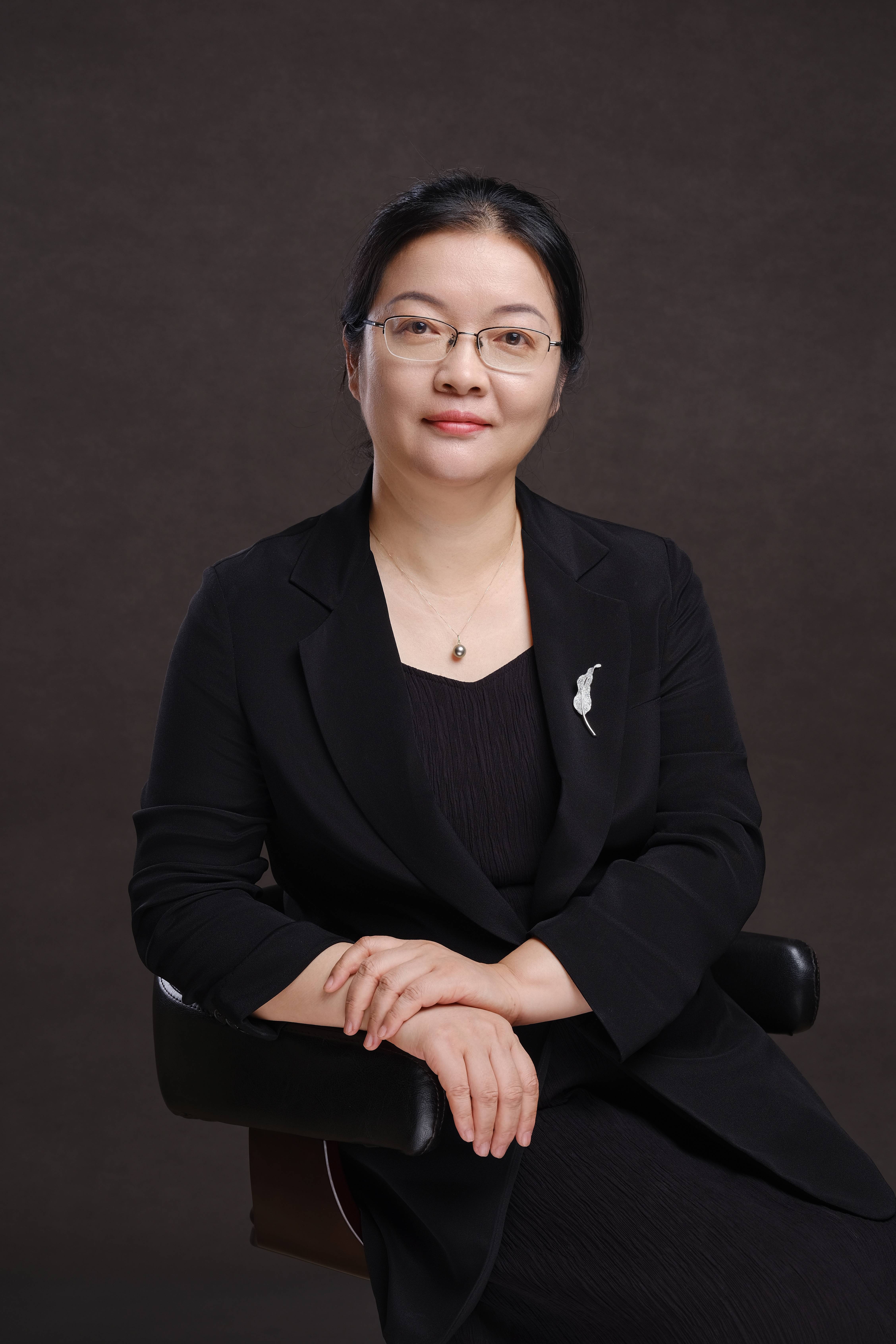 董事 赵艳梅女士 董事 赵艳梅女士
