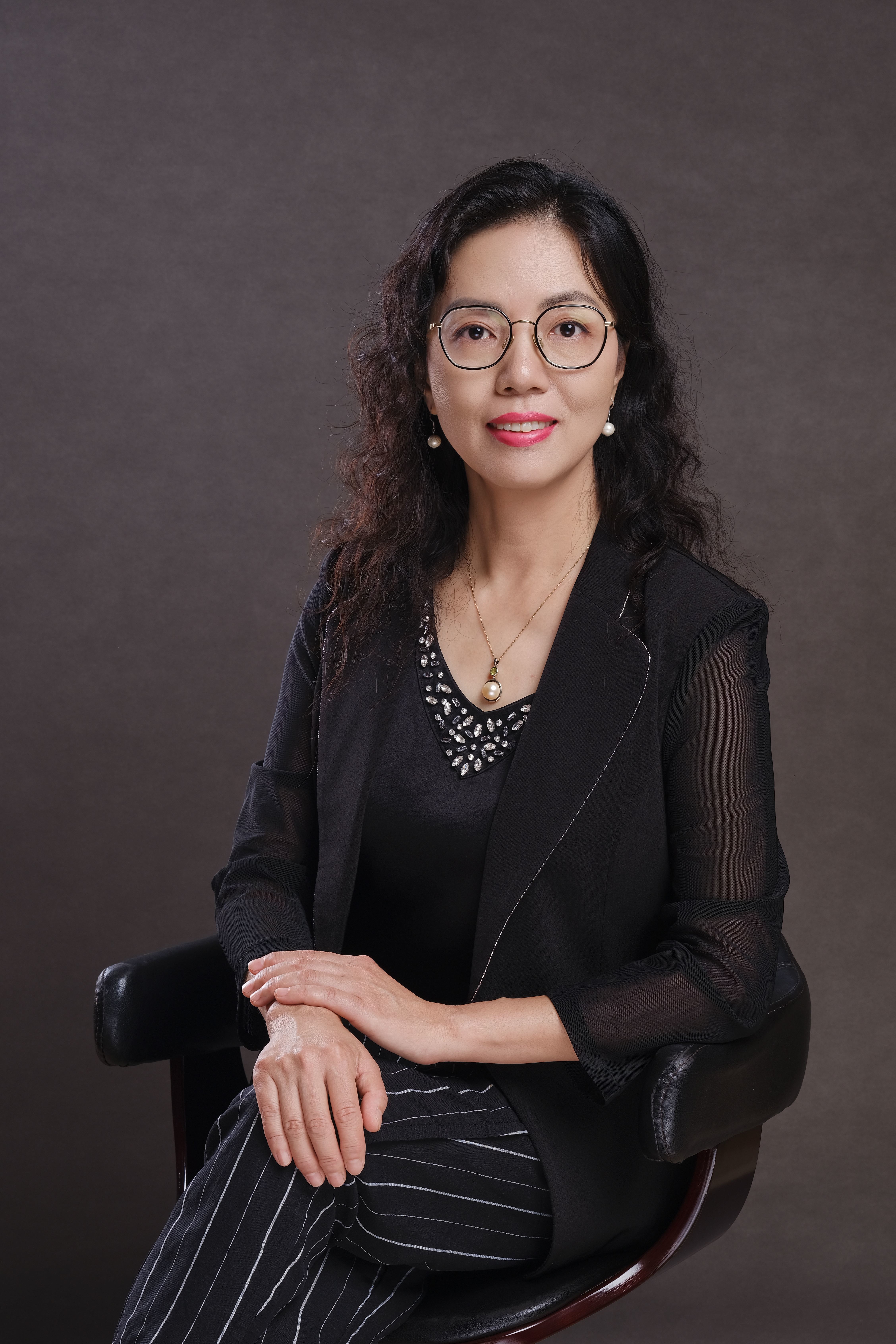 监事 周峻女士 监事 周峻女士