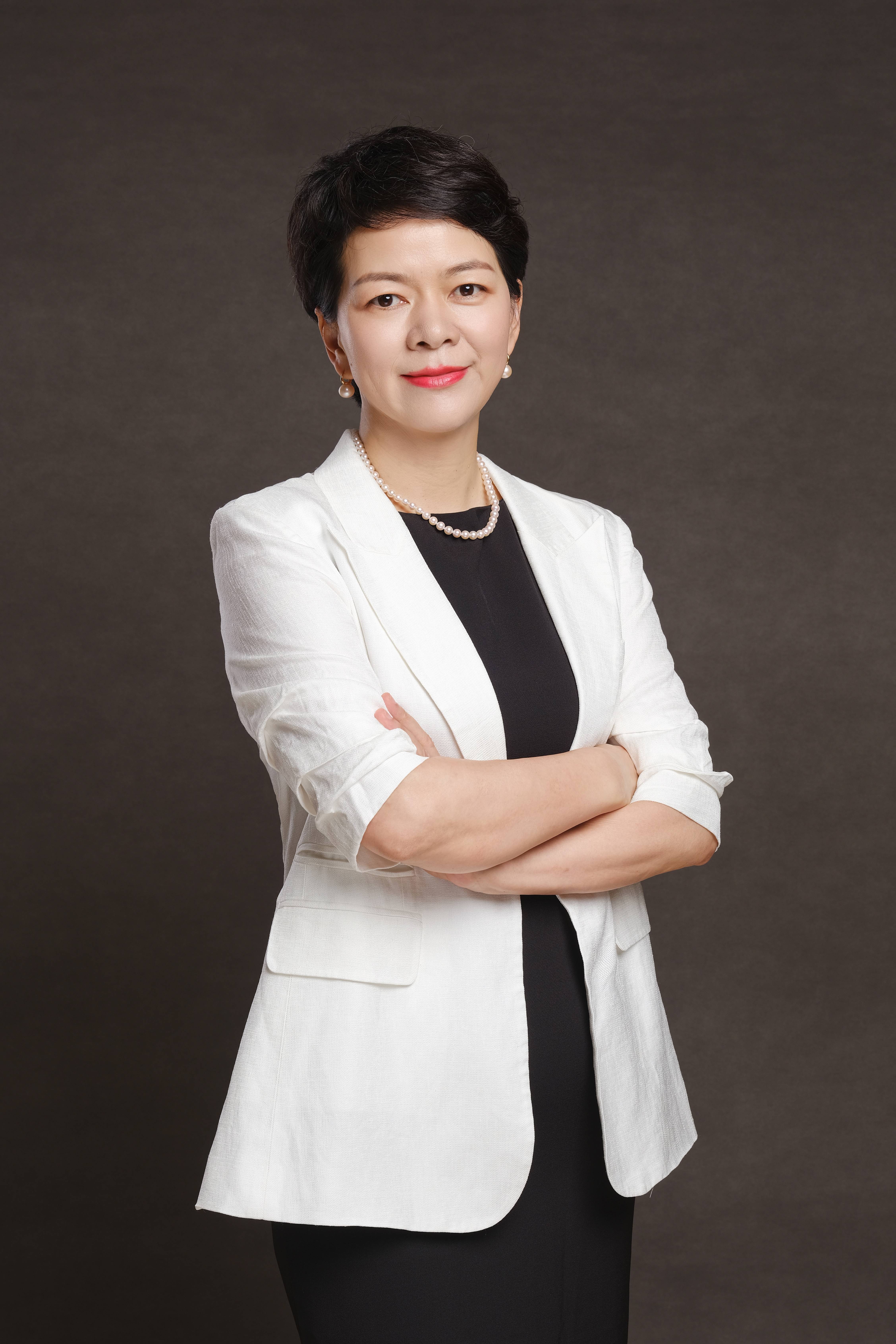 副总裁兼董事会秘书 谢建晖女士 副总裁兼董事会秘书 谢建晖女士