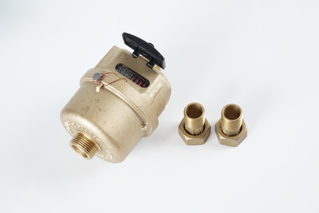 Medidor de agua fría de pistón volumétrico