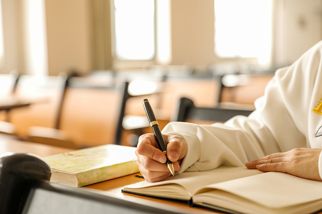 Qualifications and Honors Qualifications and Honors