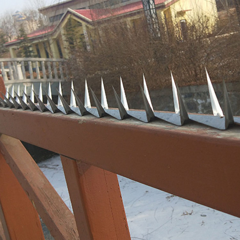 M size wall spike