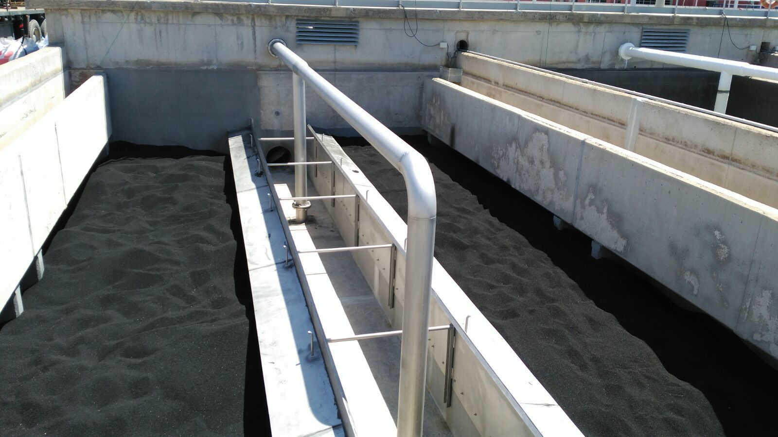 Anthracite filter media