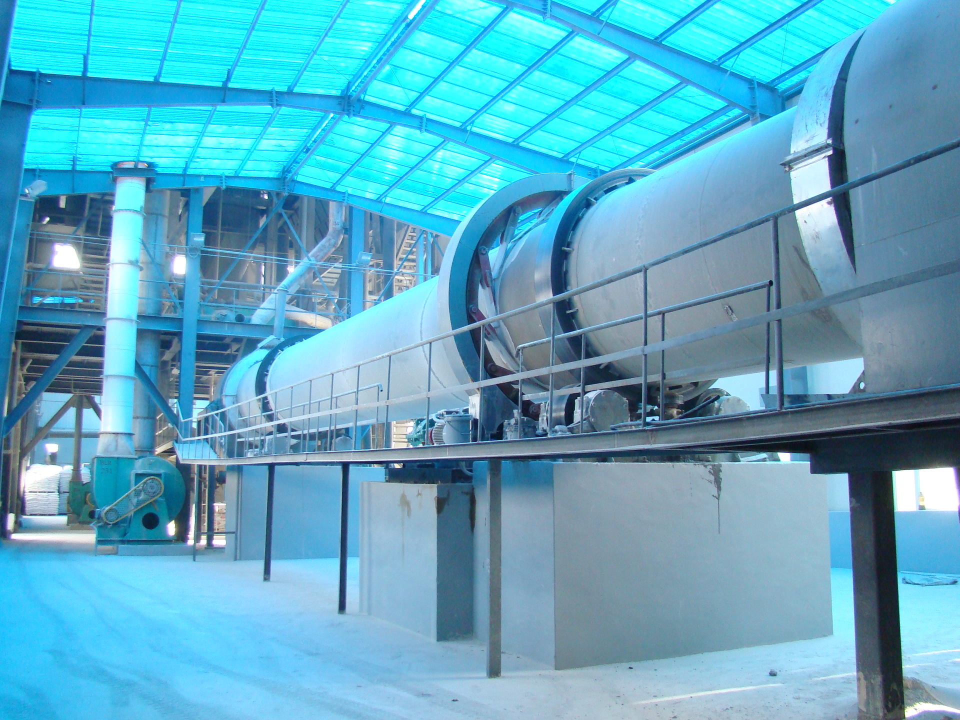 Food-grade diatomaceous earth filter aid