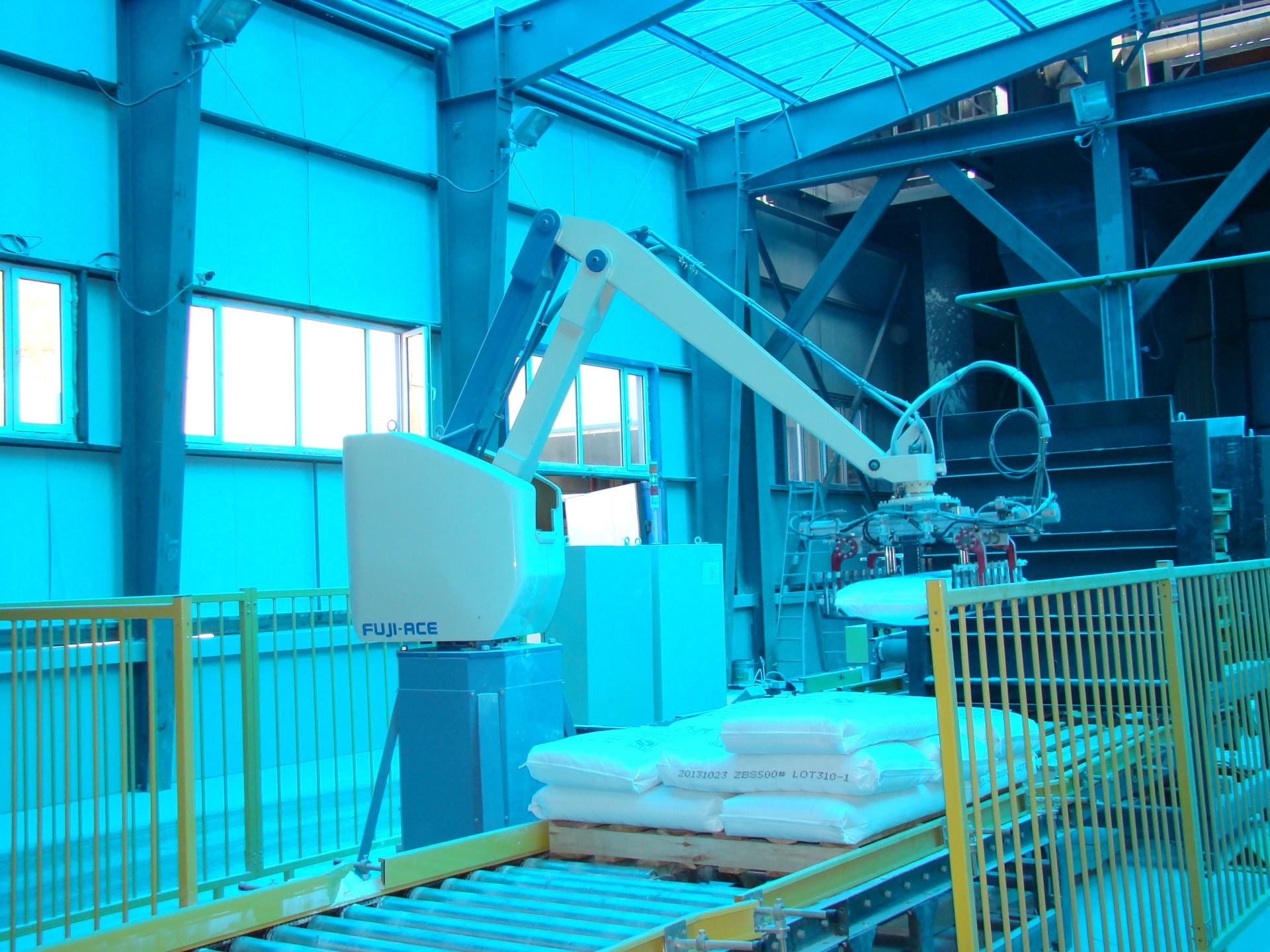 Food-grade diatomaceous earth filter aid