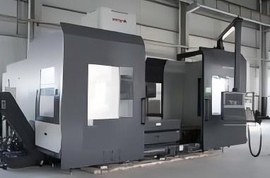 Boring and milling machining center