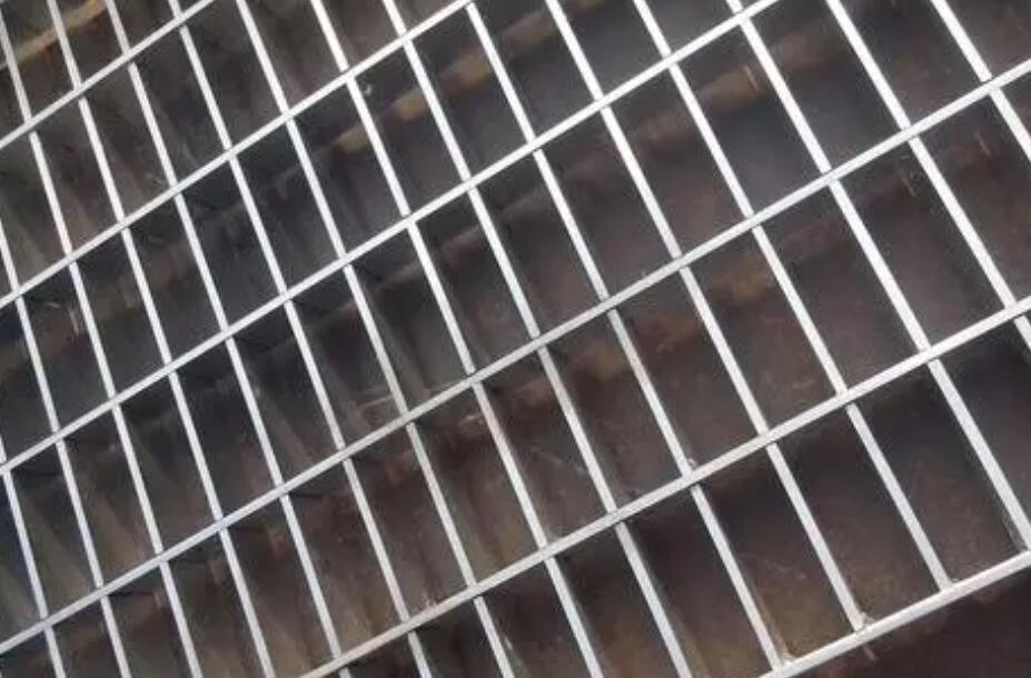 The price of steel grate has a lot to do with the floating price of raw materials.