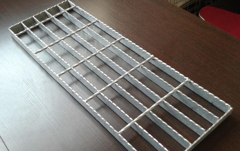 Unlocking the Benefits of Serrated Steel Bar Grating in Various Industries