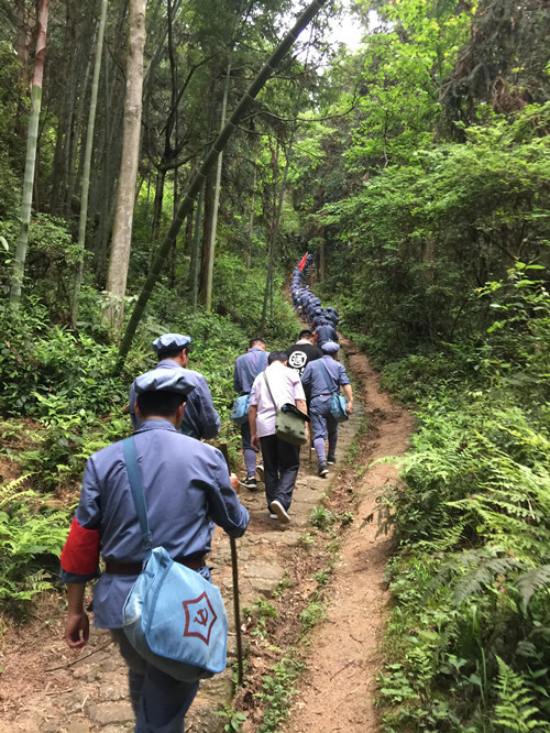信念的丰碑 前进的动力