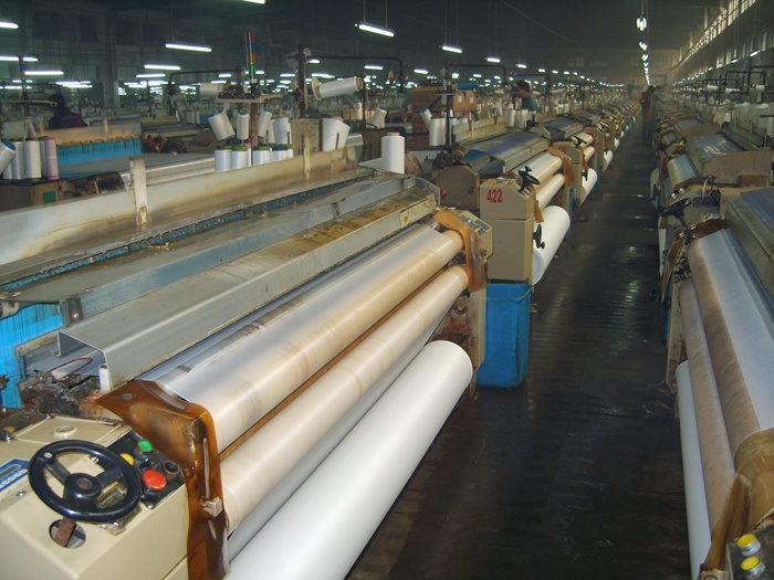 Lining high speed water jet loom