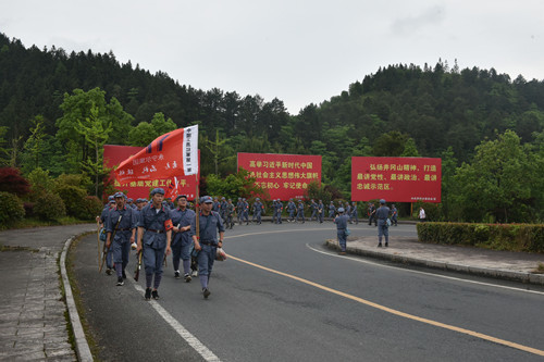 信念的丰碑 前进的动力