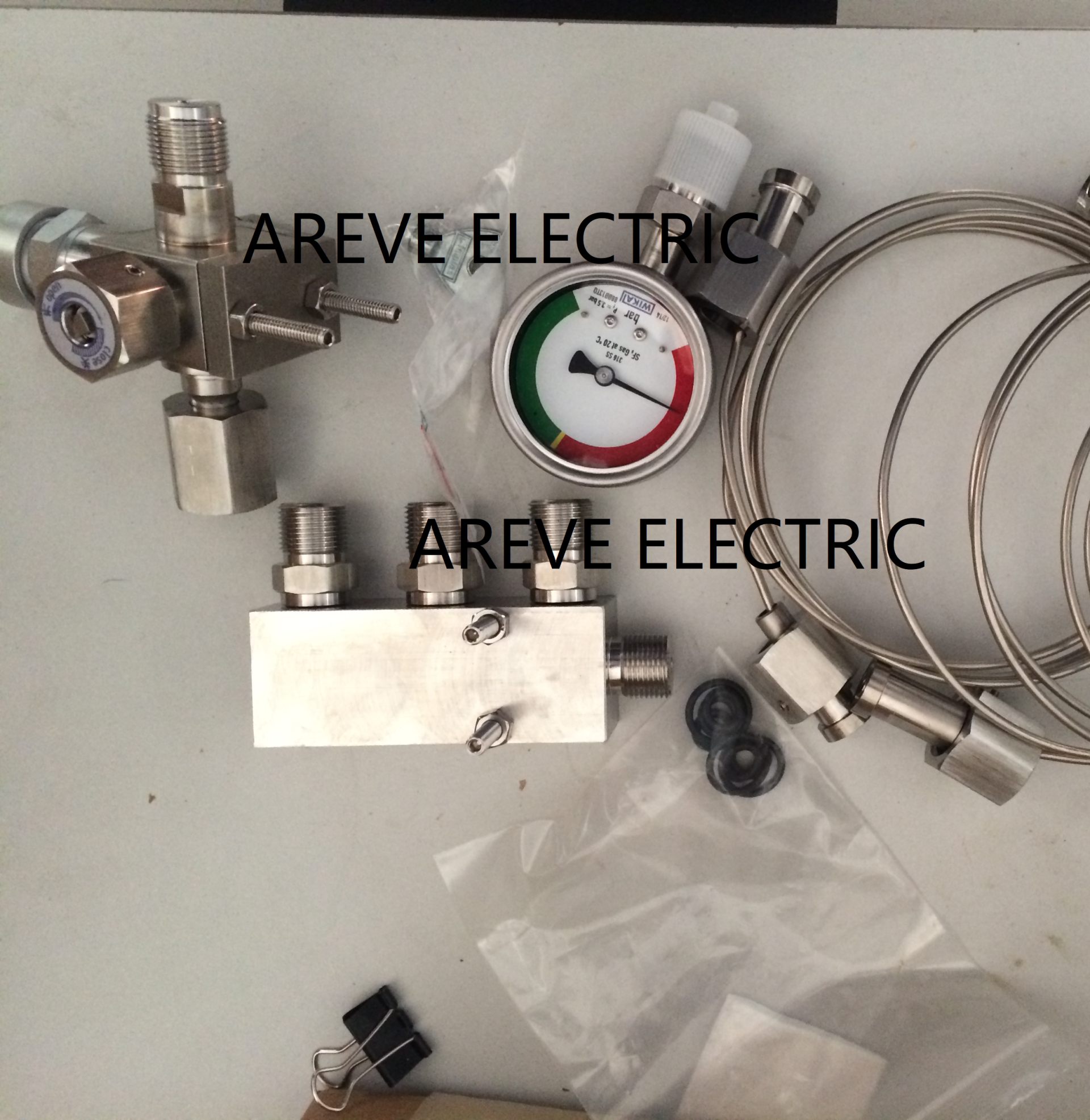 Transformation of 35kV - 550kV high-voltage circuit breaker SF6 densimeter (18 countermeasures of State Grid)