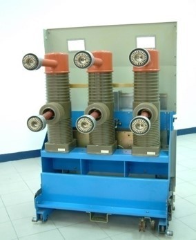 Indoor high-voltage SF6 circuit breaker