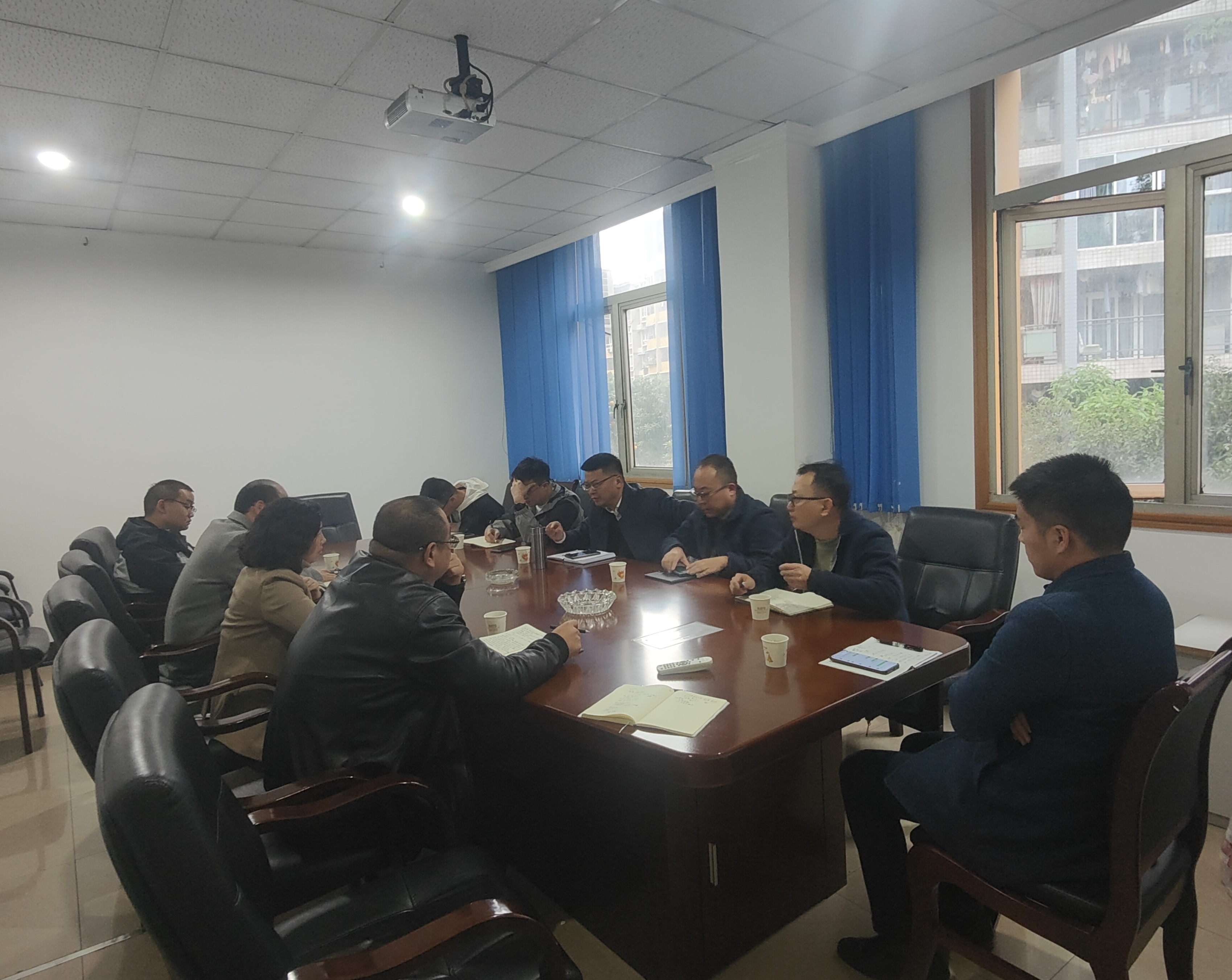 市农技总站张颖韬副站长一行到中一公司和油料所调研