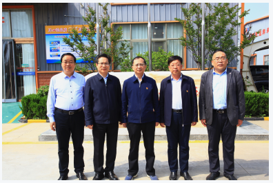 5月11日，市政協(xié)主席王曉軍在縣委書(shū)記鄧寬社、縣政協(xié)主席牛曉虎等領(lǐng)導(dǎo)的陪同下來(lái)我公司調(diào)研指導(dǎo)
