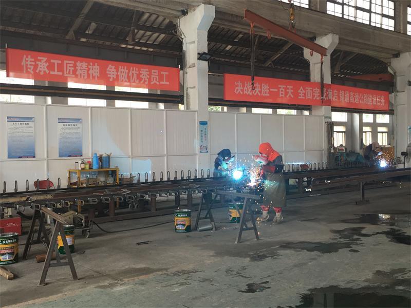 迎高溫，戰(zhàn)酷暑，攜手并進保工期