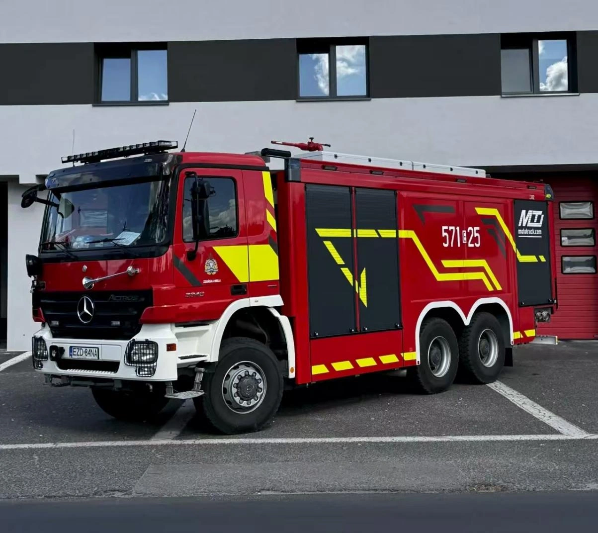 Mercedes-Benz emergency rescue vehicle
