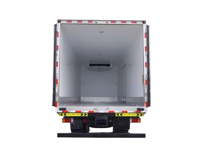 Qingling Isuzu GIGA Refrigerated Truck